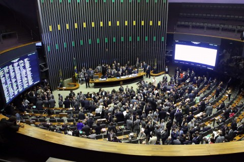 Aumento do número de deputados pode custar R$ 39,1 milhões por ano aos cofres públicos, diz levantamento